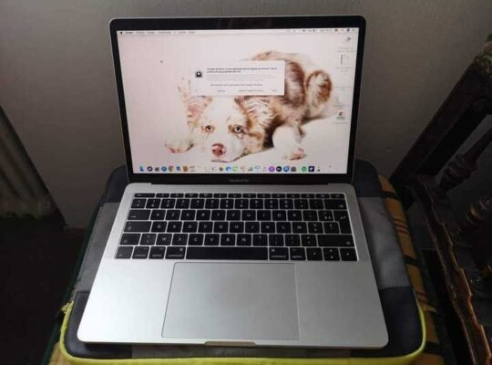 Macbook pro 2011 laptop