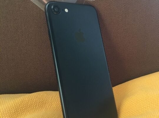 New packed iPhone 7 128gb with full accessories