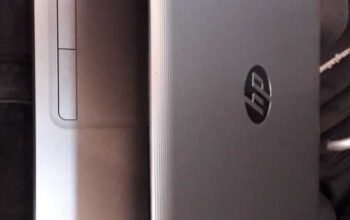 Almost new Hp notebook core i7 7th gen Laptop