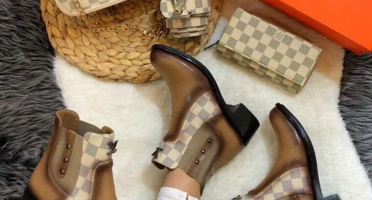 Original louis viuttion set of bag , shoes and bel
