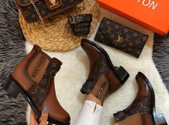Original louis viuttion set of bag , shoes and bel