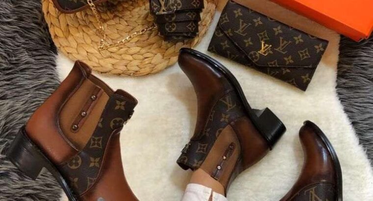 Original louis viuttion set of bag , shoes and bel