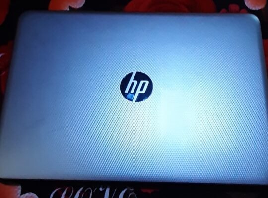 Hp notebook corei 5 5th generation 2gb amd grap