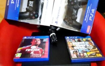 ◆ PS4 SLIM + 2 JOYSTICKS + 8 GAMES