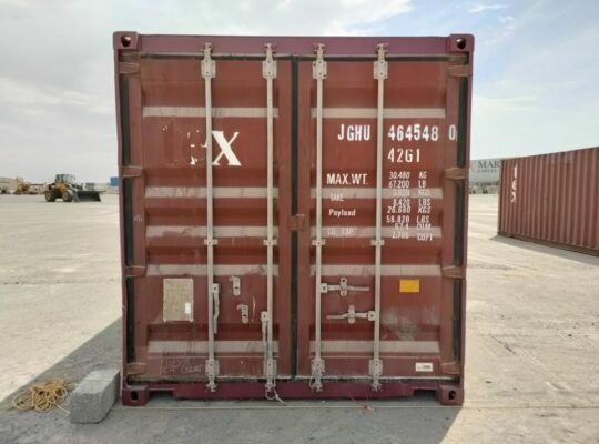 Sea container 20 and 40 feet (6m) supplies