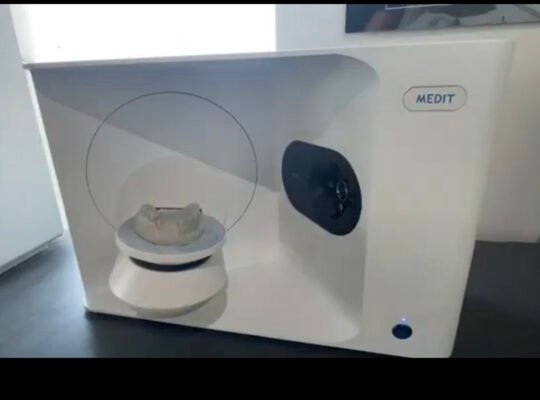 Medit T710 Tabletop 3D Dental Scanner