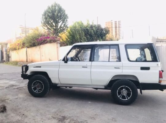 Call 0913653966
TOYOTA LANDCRUSIR
3L MOTER
ቆንጆ ይዞታ ዋጋው 850000
ትንሽ ድርድር አለው
2% ኮሚሽን ያስከፍላል